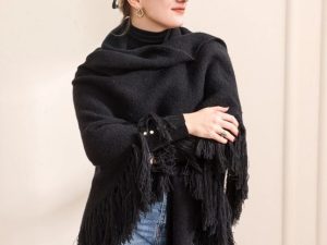 Emilie Poncho (zwart)