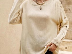 Comfortabele trui-top met knoopdetail (beige)