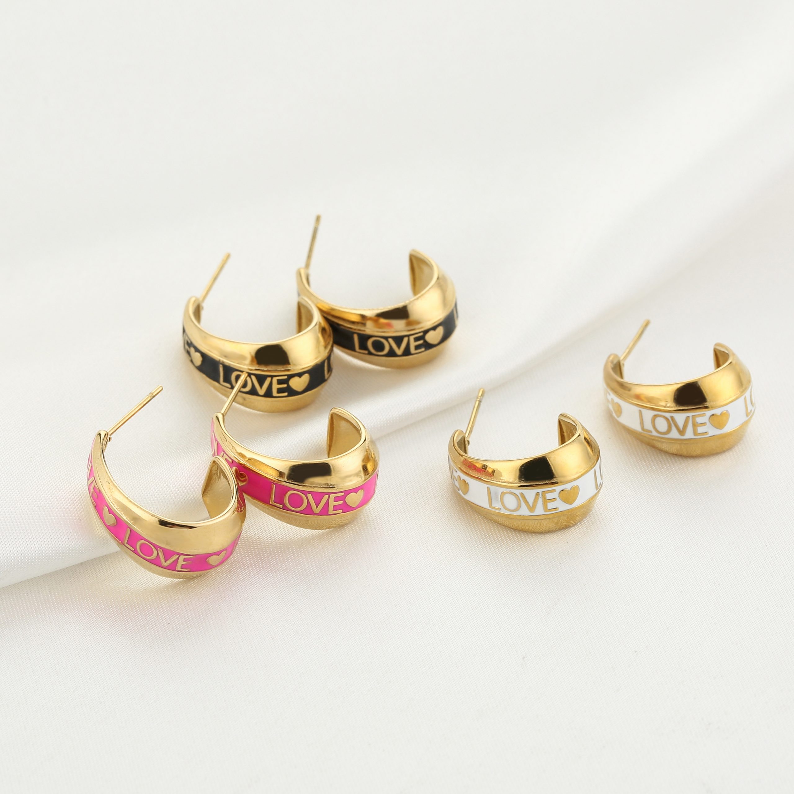 Love Letters oorbellen (diverse kleuren) 1 Love Letters oorbellen