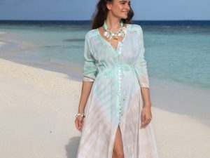 Home 19 Mila The Beach dress en Tahira mint halsketting