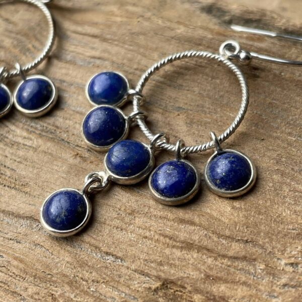 Luna oorbellen met lapis lazuli